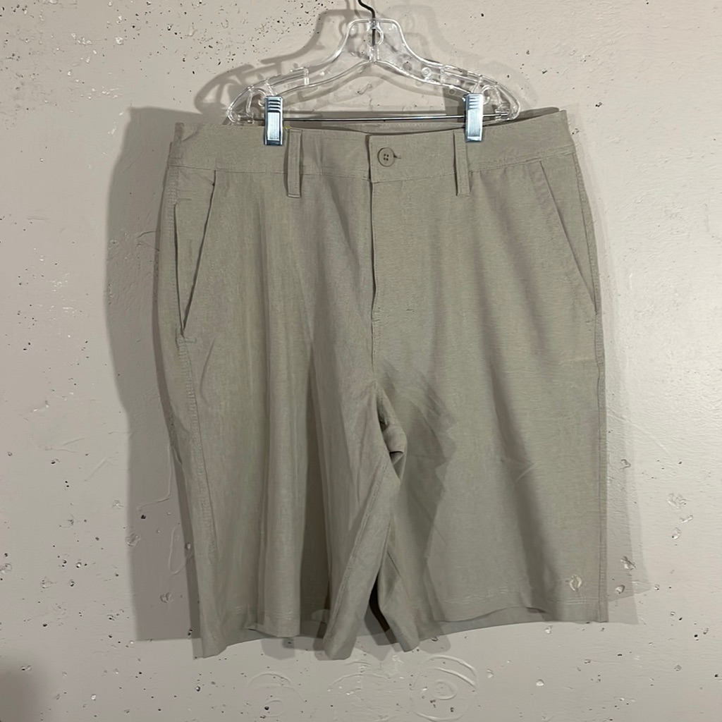 Hang Ten Tan Quick Dry Shorts. Size 32.